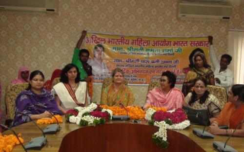 A group of women from Muraina, Madhya Pradesh visited the Commission and met Hon’ble Chairperson