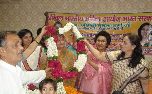 A group of women from Muraina, Madhya Pradesh visited the Commission and met Hon’ble Chairperson