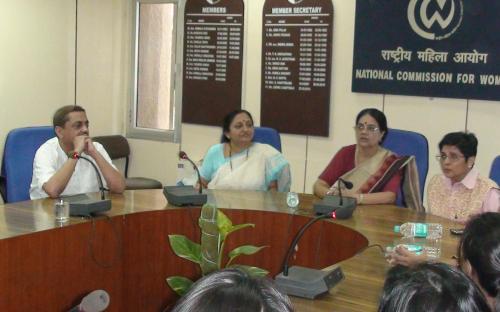 Dr. Kiran Bedi visited the Commission and meet the Chairperson, NCW