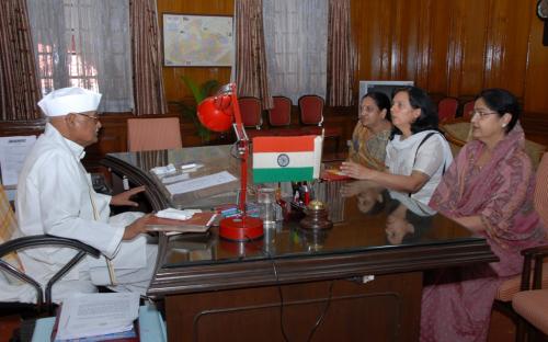 Dr. Charu WaliKhanna, Member, paid courtesy call to Hon’ble Governor of Madhya Pradesh, Shri Ram Naresh Yadav