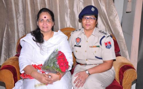 Ms. Nirmala Samant Prabhavalkar, Member, NCW, visited Amritsar ane met Police Women Cell officials