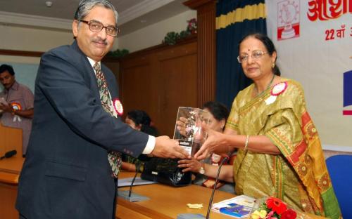 Smt. Nirmala Samant Prabhavalkar, Member, NCW was the guest at 22nd Ashirwad Rajbhasha Puraskaar Samaroh