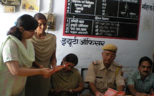 Member NCW, Dr Charu WaliKhanna at Mahila Help Desk, Mahila Police Station, Sawaimadhopur on 04.10.2011